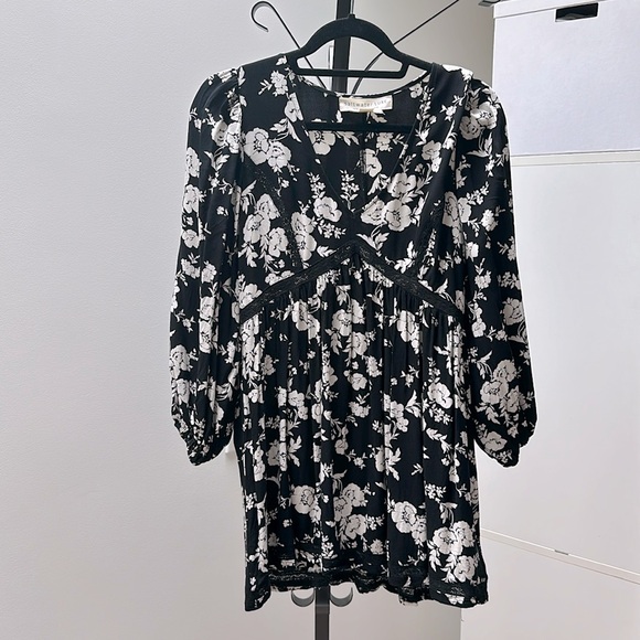 SaltWater Luxe Mini Dress W Lace Accents. Like New Cond. - Size Med. - Picture 1 of 9